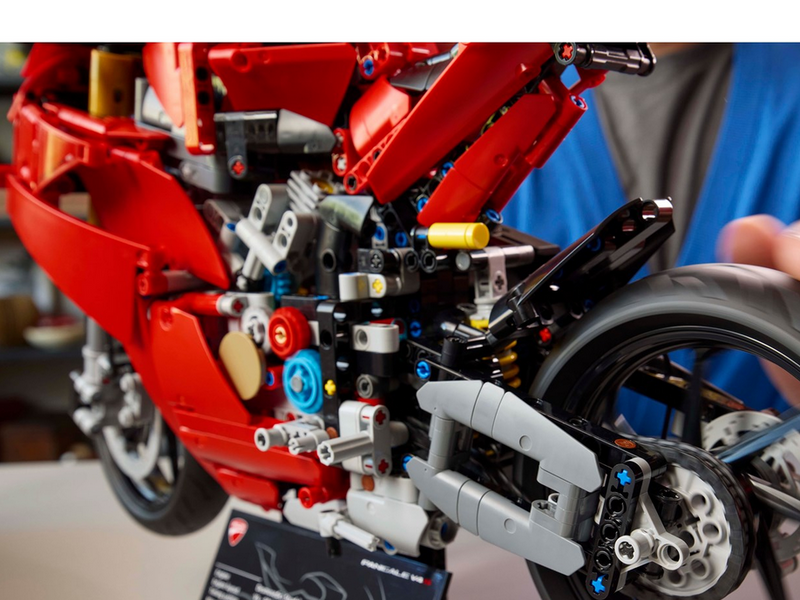 LEGO Technic 42202 Ducati Panigale V4 S Motorrad