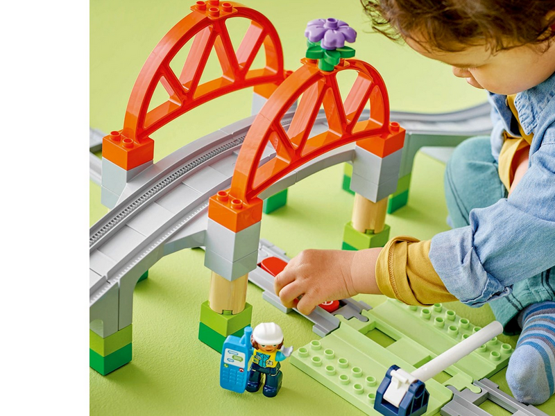 LEGO DUPLO 10426 Eisenbahnbrücke und Schienen – Erweiterungsset