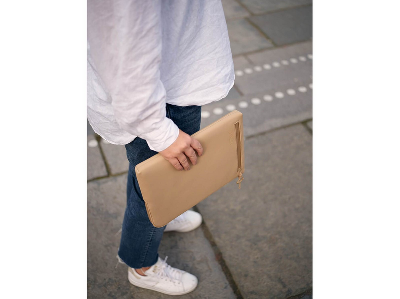 Golla Metro Hülle für Laptop 15" | Braun