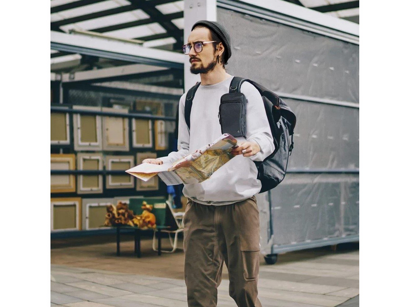 Spigen Klasden Universal Cross bag for Mobile - black