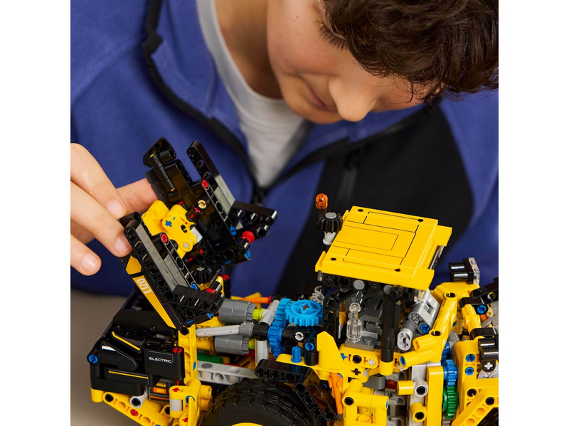LEGO Technic 42209 Volvo L120 Electric Radlader