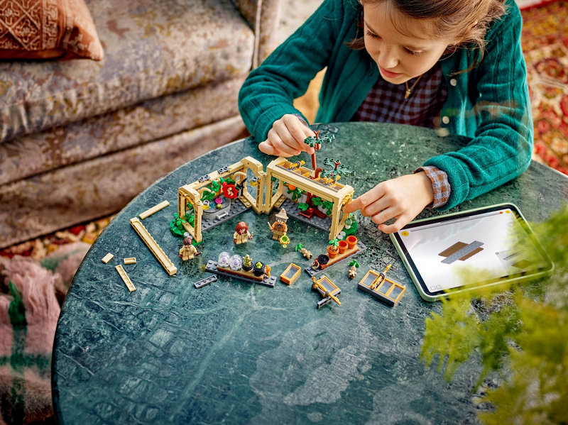 LEGO Harry Potter 76445 Schloss Hogwarts™: Kräuterkundeunterricht