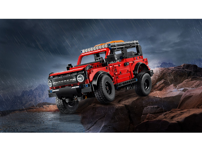 LEGO Technic 42213 Ford Bronco® Offroader