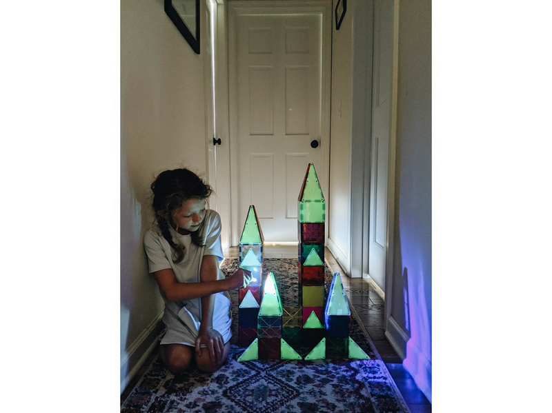 Magna-Tiles Glow 16-Piece Magnetic Building Set