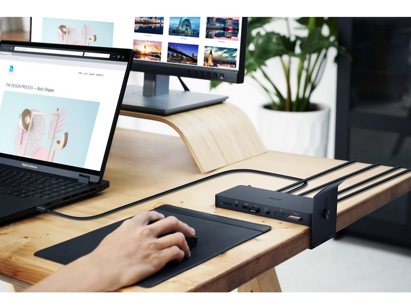 ASUS Triple 4K Thunderbolt4 Dock DC500