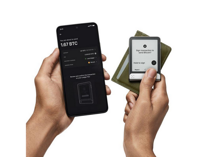 Ledger Flex Crypto Hardware Wallet with Recovery Key