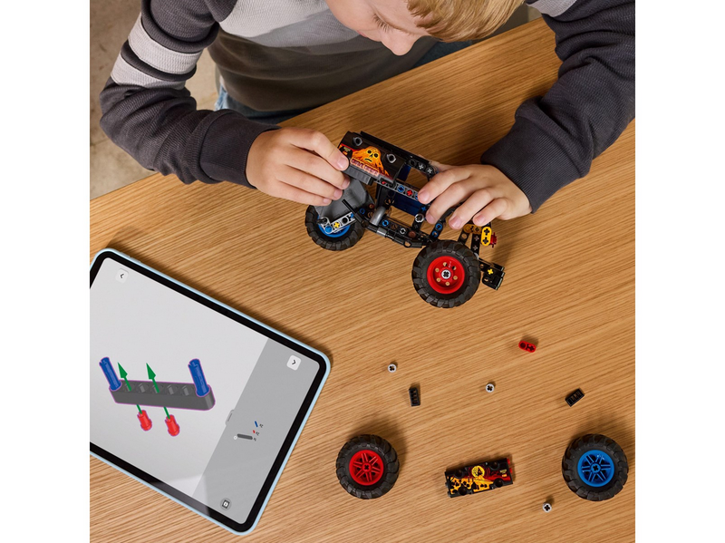 LEGO Technic 42219 Monster Jam™ Grave Digger™ Feuer und Eis