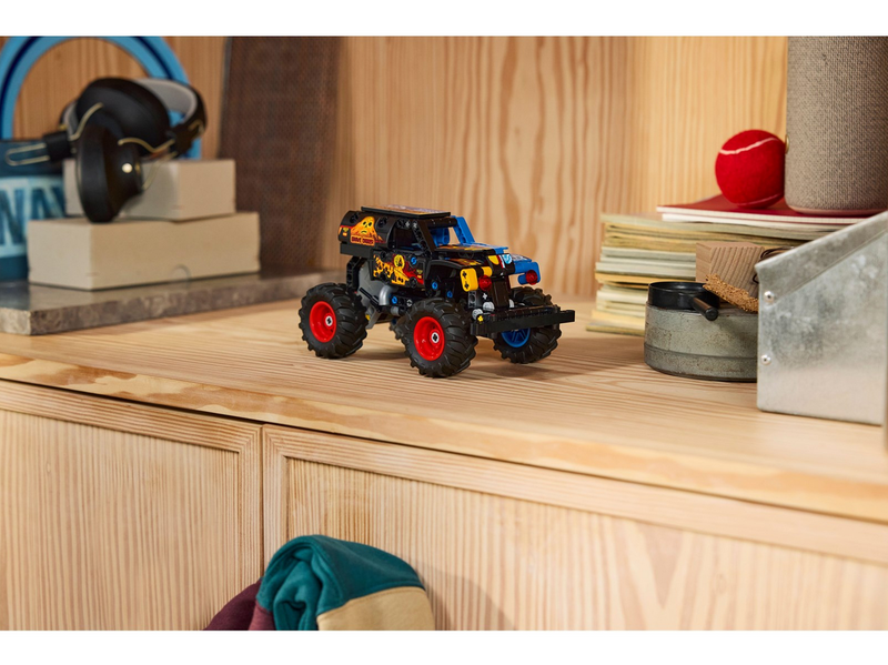 LEGO Technic 42219 Monster Jam™ Grave Digger™ Feuer und Eis
