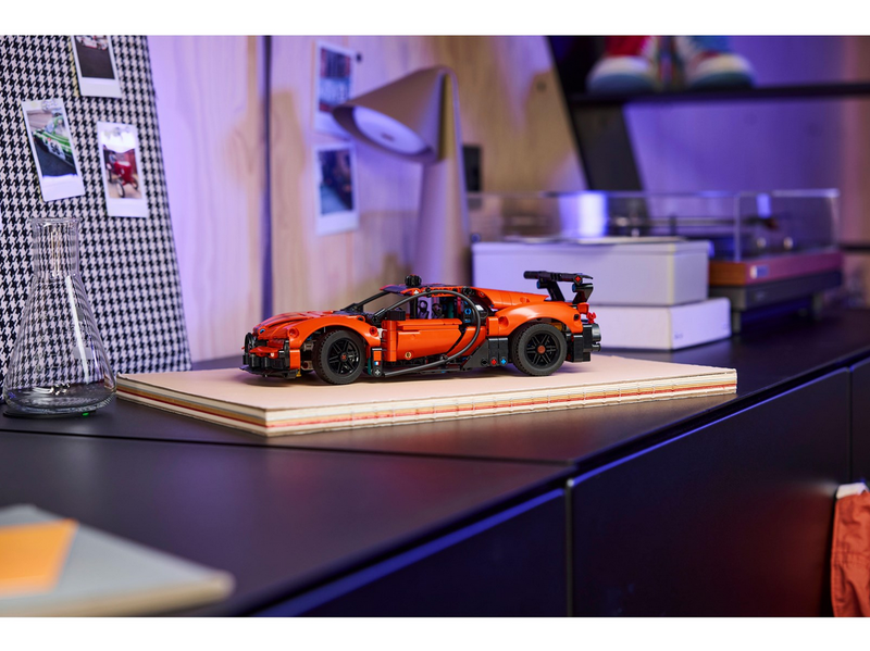 LEGO Technic 42222 Bugatti Chiron Pur Sport Hypercar