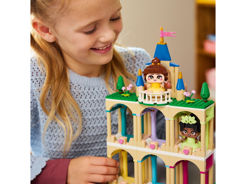 LEGO Disney 43291 Die Mini-Prinzessinnen Belle und Tiana mit ihrem Schloss