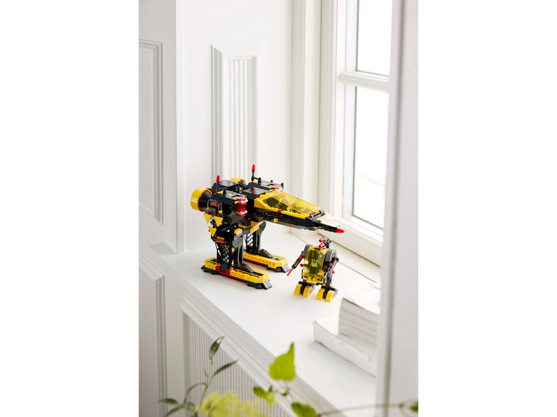 LEGO Icons 10355 Blacktron Renegade