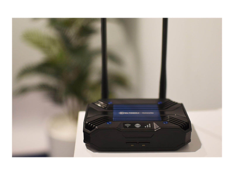 Teltonika TCR100 - wireless router - WWAN - 802.11a/b/g/n/ac - 3G 4G - desktop surface-mountable - Wireless router Wi-Fi 5
