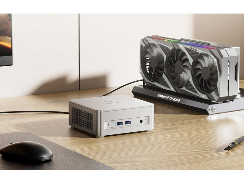 Minisforum UM870 Plus - Ryzen 7 / 32GB / 1TB / Windows 11 Pro