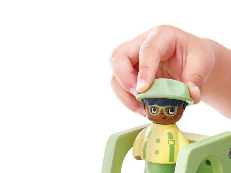 Hape The Rumbling Tractor With Sound