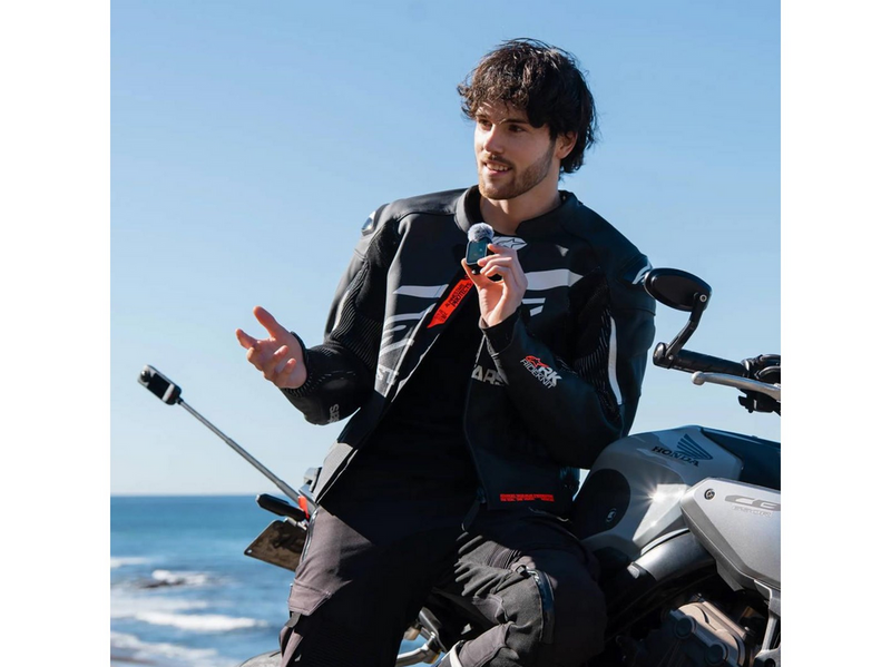 Insta360 GPS Preview Remote with Built-In Mic