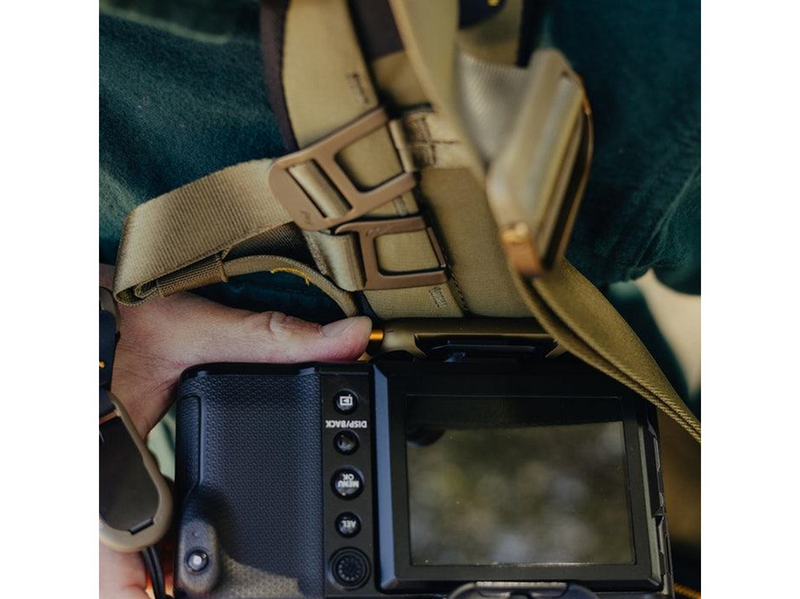 Peak Design Capture Camera Clip (v3) with Standard plate - Kelp
