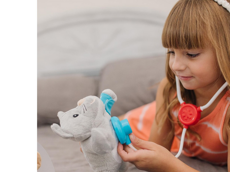Melissa & Doug Pretend Play Examine and Treat Pet Vet Play Set