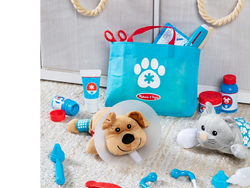Melissa & Doug Pretend Play Examine and Treat Pet Vet Play Set