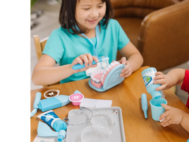 Melissa & Doug Super Smile Dentist Play Set