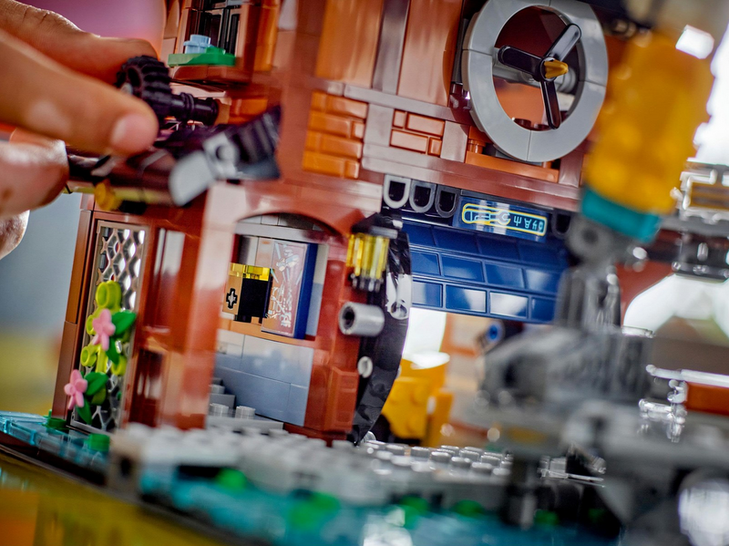 LEGO 71837 NINJAGO City Workshops
