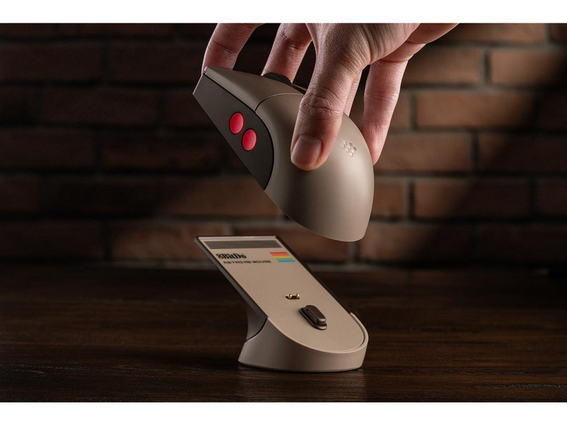 8BitDo Retro R8 Mouse - C64 Edition - Gaming Maus ()