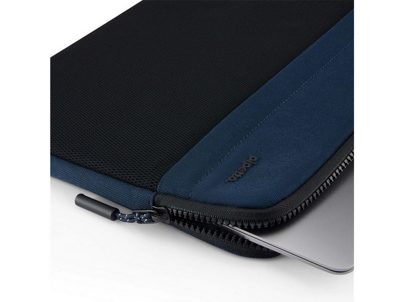 Pipetto Expand Sleeve - dark blue - MacBook Pro 14/Air 13.6