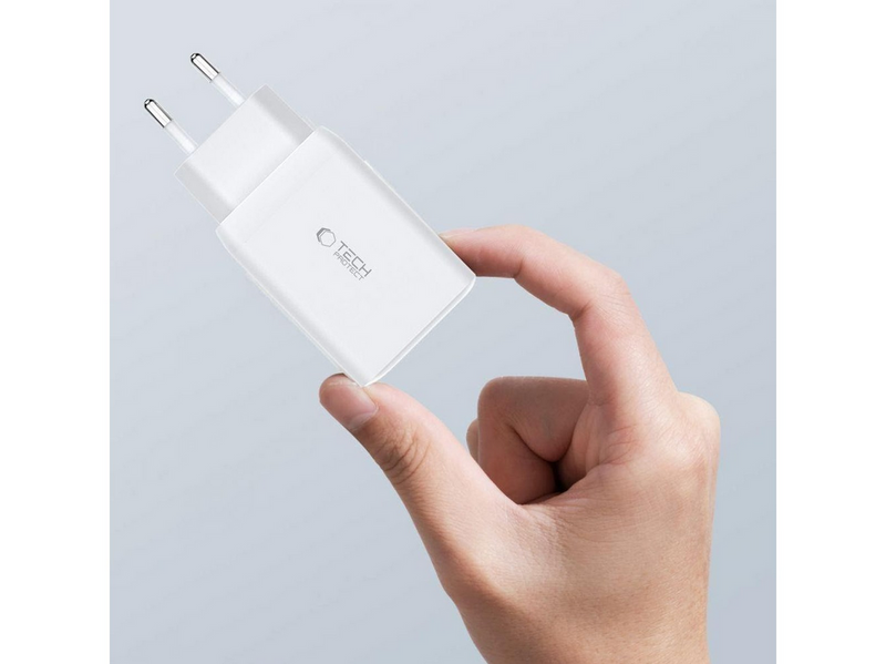 Tech-Protect C65W AC Charger 2x USB-C PD 65W / USB-A QC 3.0 - White
