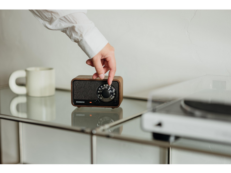 Sangean WR-8 AM/FM/Bluetooth Radio Vintage Walnut - AM/FM - Mono - Walnuss