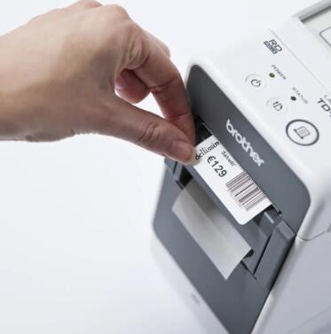 Brother TD-2120N Professioneller Etiketten- und Belegdrucker (203dpi, bis zu 152,4 mm/Sek., USB 2.0, LAN)(TD2120NXX1)