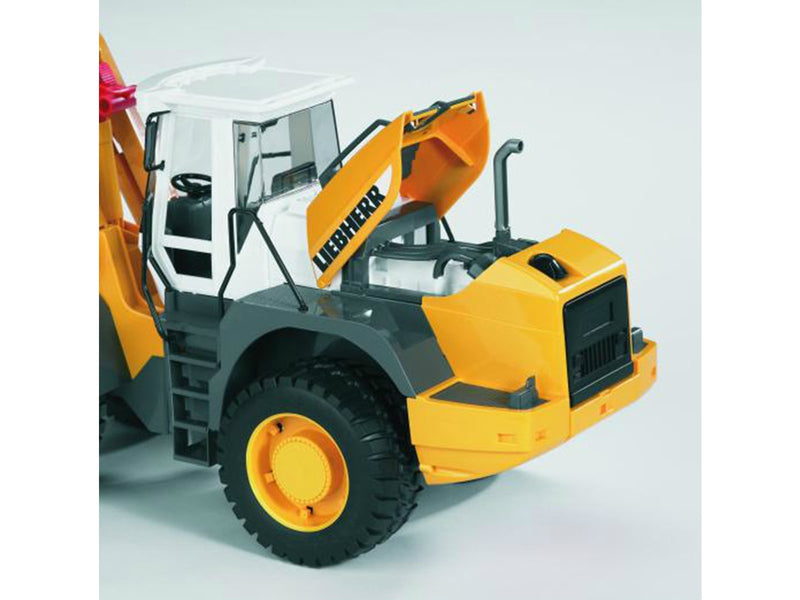 Bruder Liebherr Articulated road loader L574