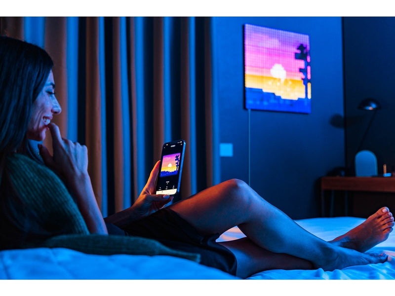 Twinkly Squares Starter Kit – 5+1 App-controlled LED Panels with 64 RGB Pixels. Black.