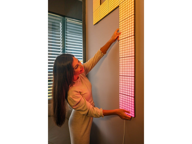 Twinkly Squares Starter Kit – 5+1 App-controlled LED Panels with 64 RGB Pixels. Black.