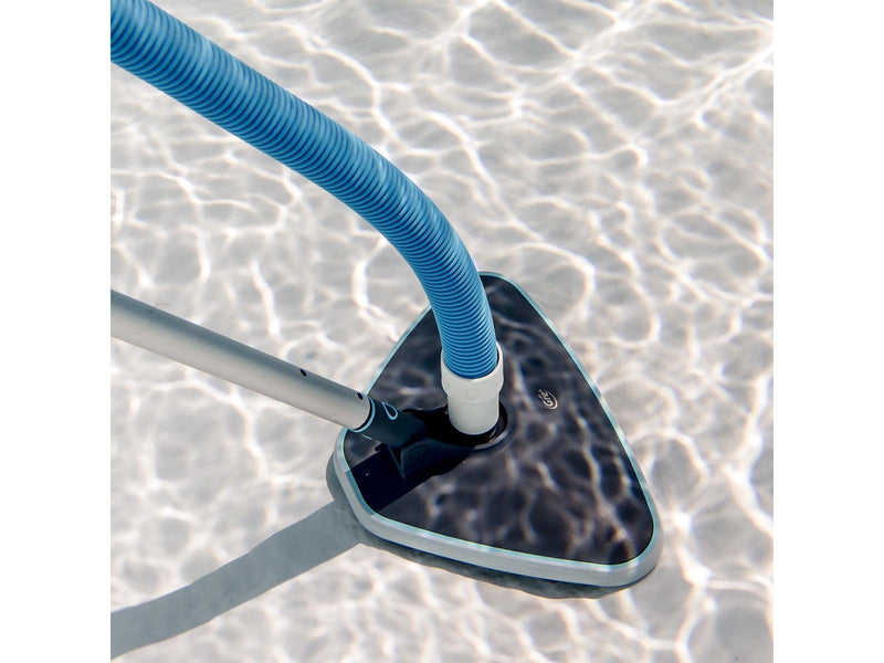 GRE Triangular vacuum head