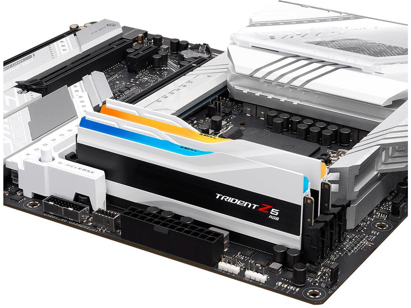 G.Skill Trident Z5 RGB DDR5-8200 - 48GB - CL40 - Dual Channel (2 pcs) - Intel XMP - Schwarz mit RGB
