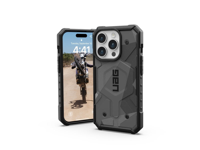 UAG Pathfinder SE MagSafe - geo camo - iPhone 15 Pro