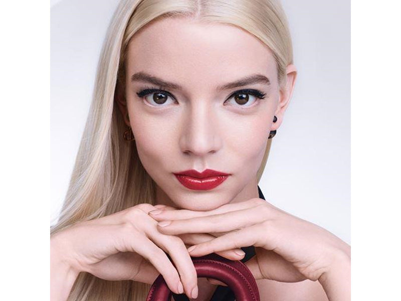 Christian Dior Addict Shine Lipstick 822 Scarlet Silk