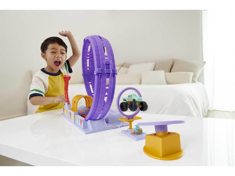 Disney Pixar Cars On the Road Showtime Loop Playset