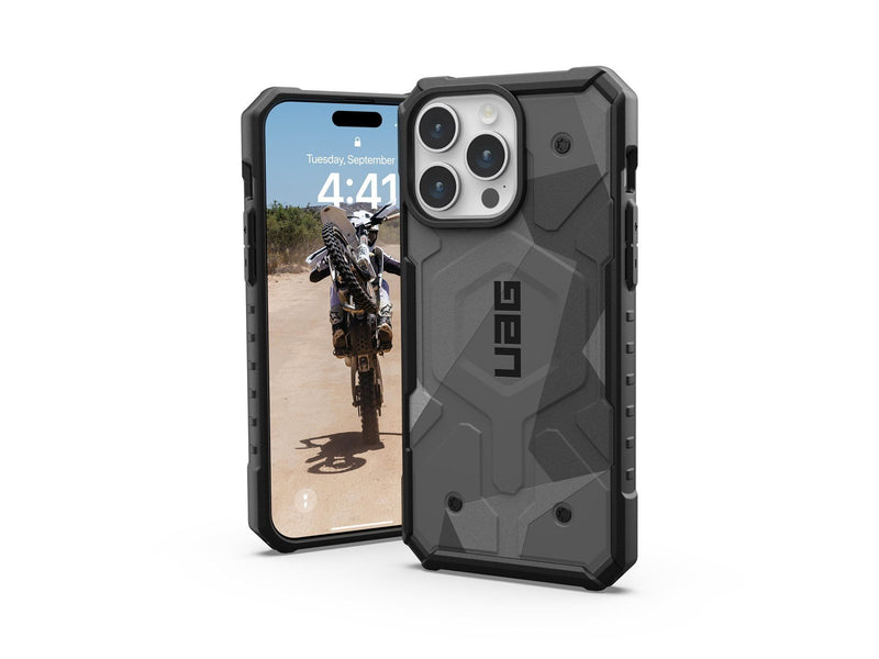 UAG Pathfinder SE MagSafe - geo camo - iPhone 15 Pro Max