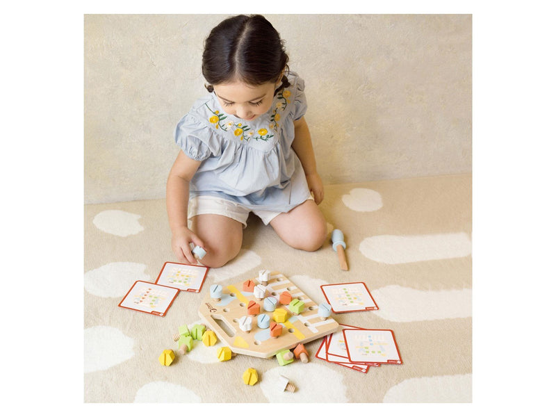 Classic World Wooden Screwboard Coordination Game 27pcs.