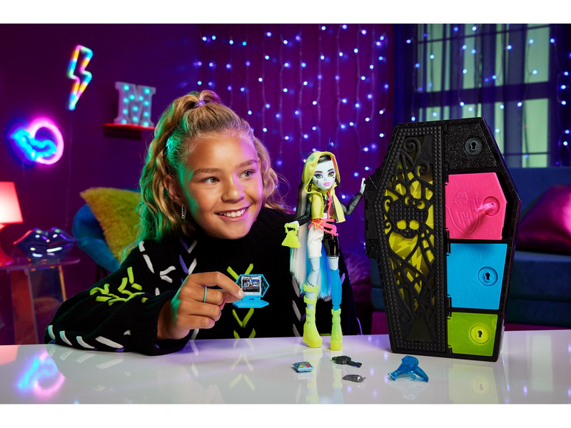 Monster High Frankie Stein Skulltimate Secrets: Neon Frights