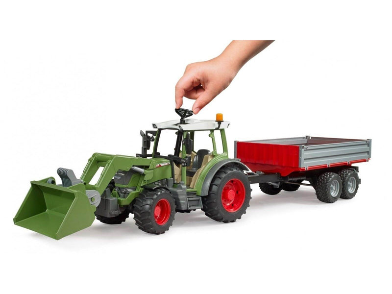 Bruder Fendt Vario 211 with frontloader and tipping trail