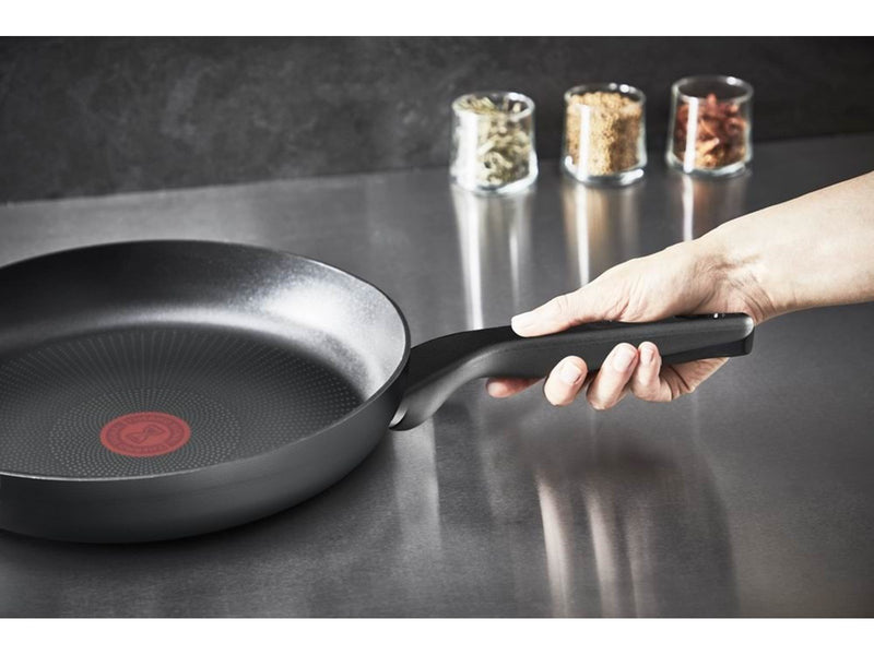 Tefal Hard titanium PRO Frypan 24 cm Black