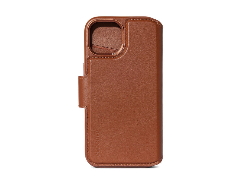Decoded Leather Detachable Wallet - tan - iPhone 15 Plus
