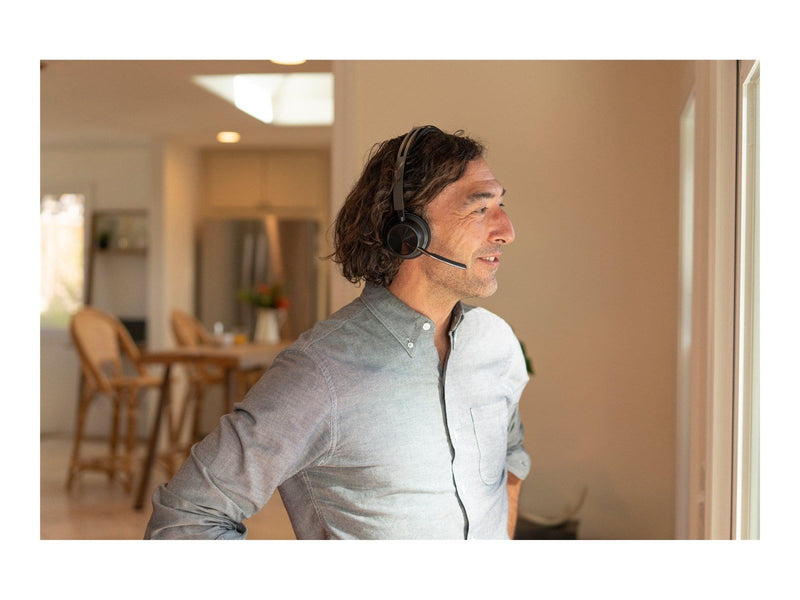 Poly Voyager Focus 2 | On Ear Wireless headset | Microphone | Active noisereduction