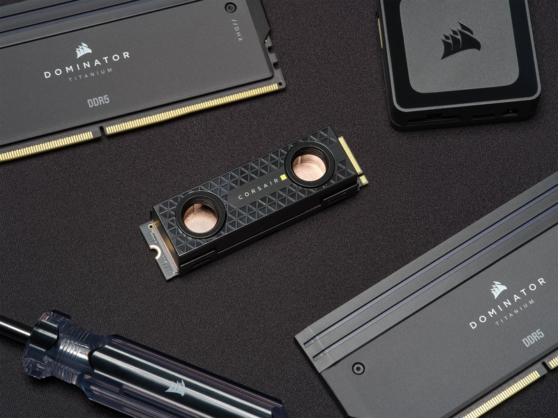 Corsair MP700 Pro HydroX SSD - 4TB - M.2 2280 - PCIe 5.0