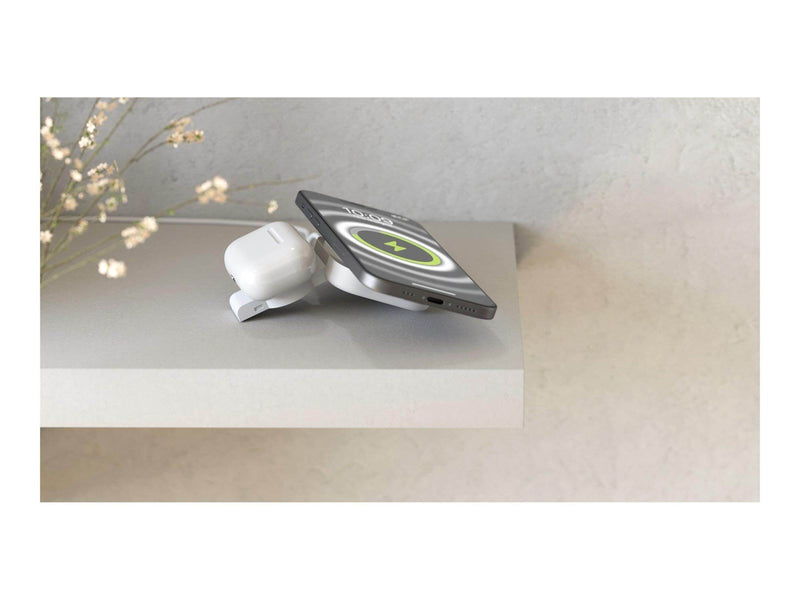 ZENS 2-in-1 MagSafe + Watch Travel Charger white