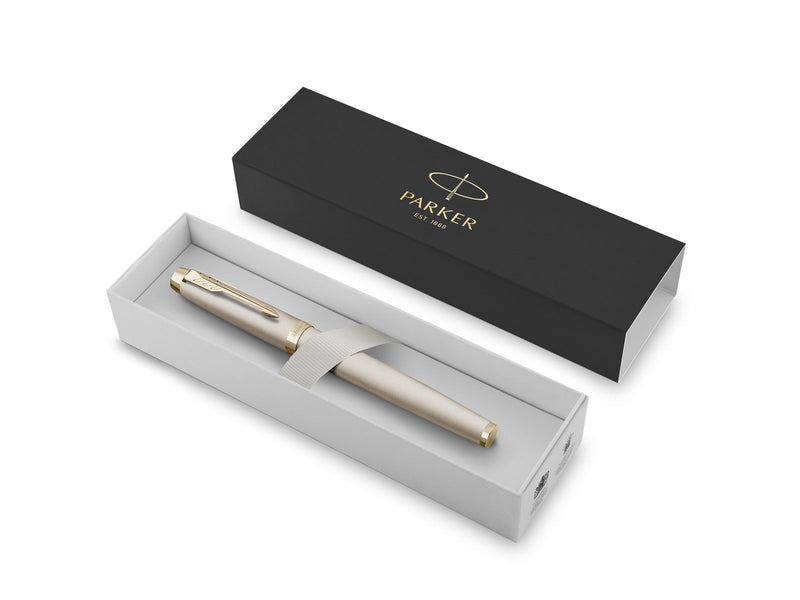 Parker IM Monochrome Füllfederhalter | blaue Tinte | Oberfläche und Zierteile in Champagnerfarben | feine Spitze | Geschenkbox