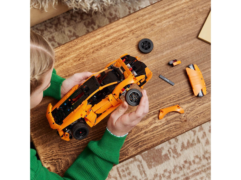 LEGO Technic 42196 Lamborghini Huracán Tecnica Orange