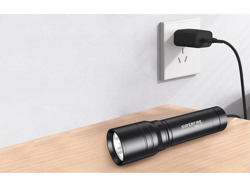 Superfire Flashlight  S33-C 210lm USB