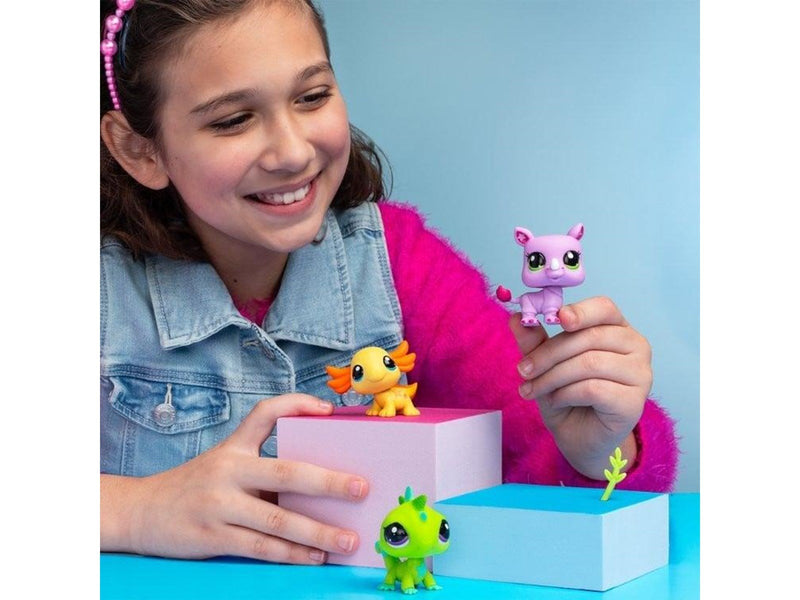 Littlest Pet Shop  PET TRIO IN TUBE ASS